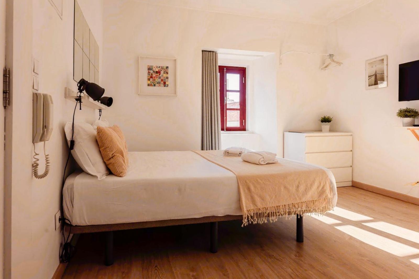 Casa Com Graca - Fully Equiped Studio In The Historical Center Лиссабон Экстерьер фото